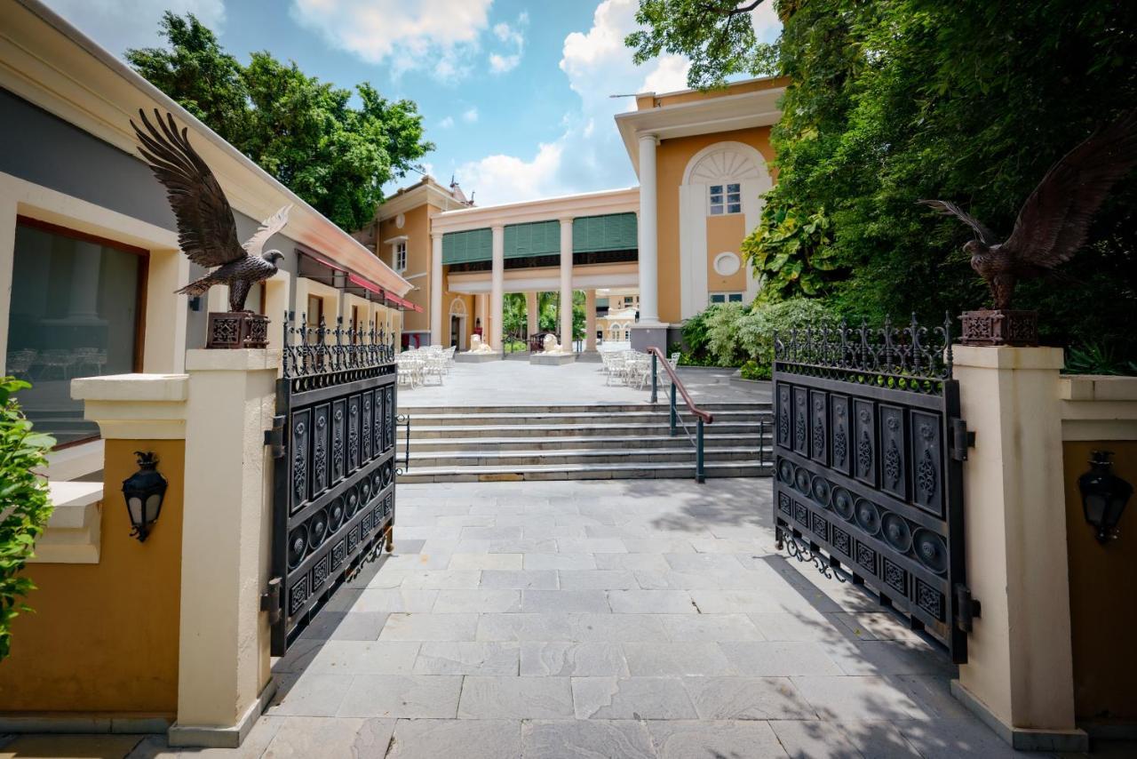 Raajkutir - Ihcl Seleqtions Hotel Колката Екстериор снимка